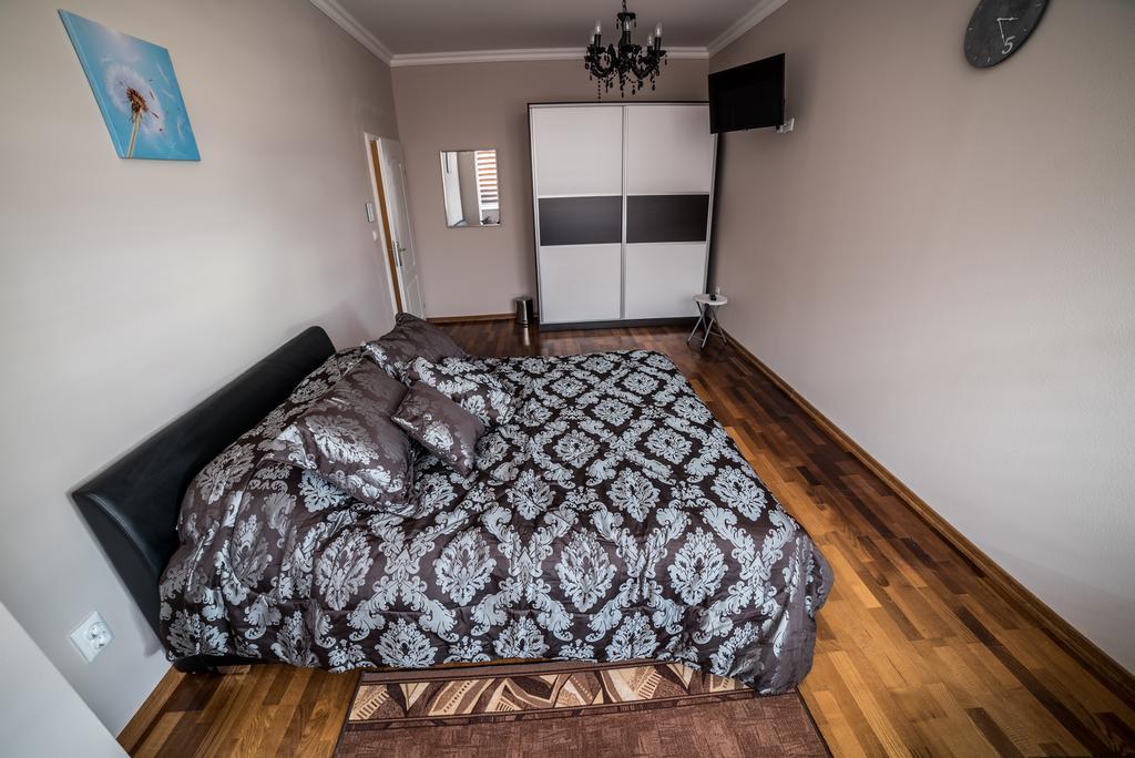 Suites Donna Бихач Экстерьер фото