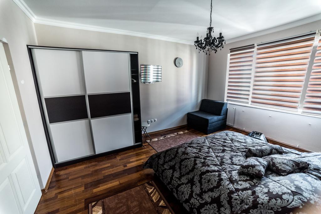 Suites Donna Бихач Экстерьер фото